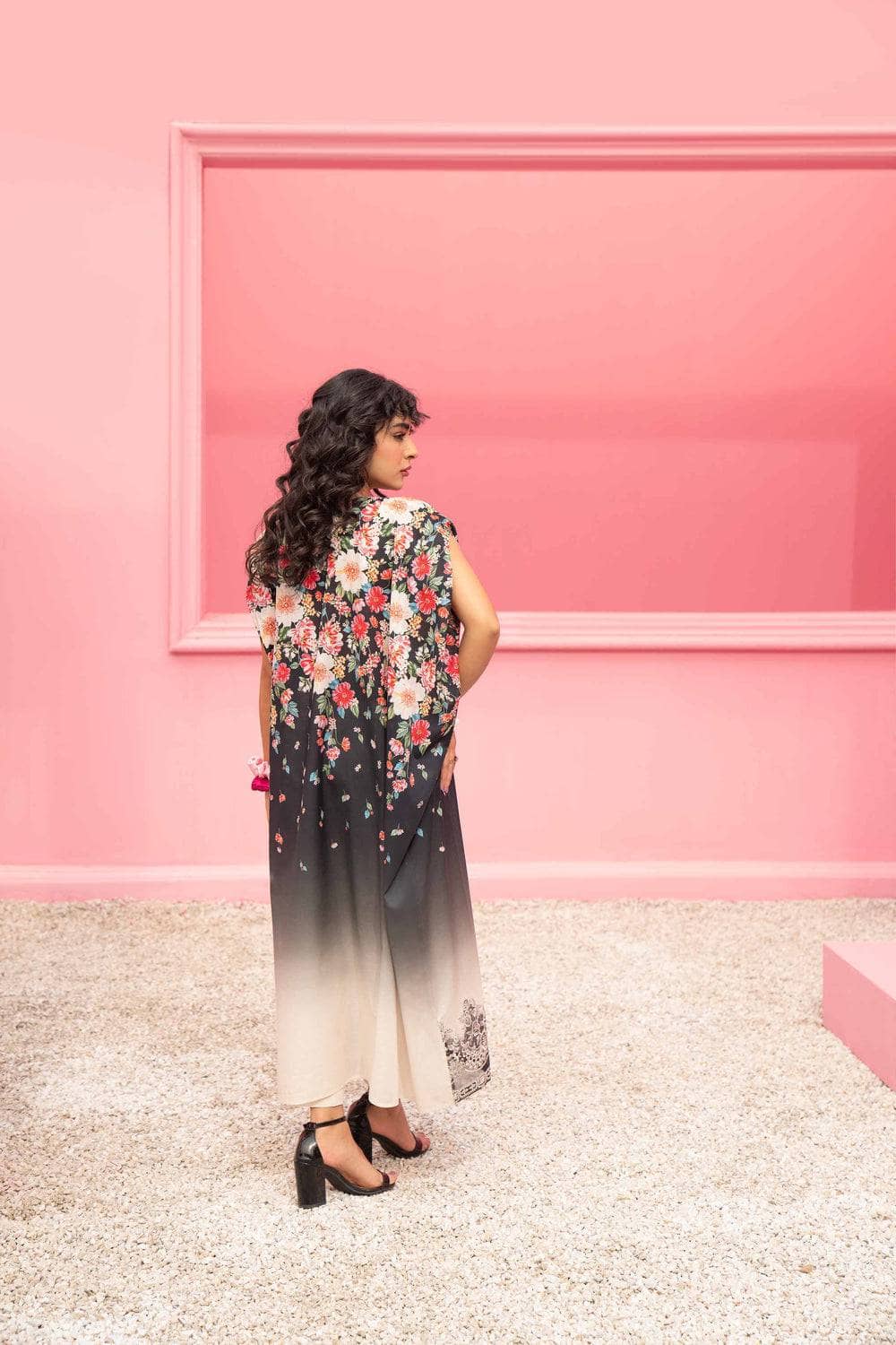 img_nishat_lawn_24_awwal_boutique