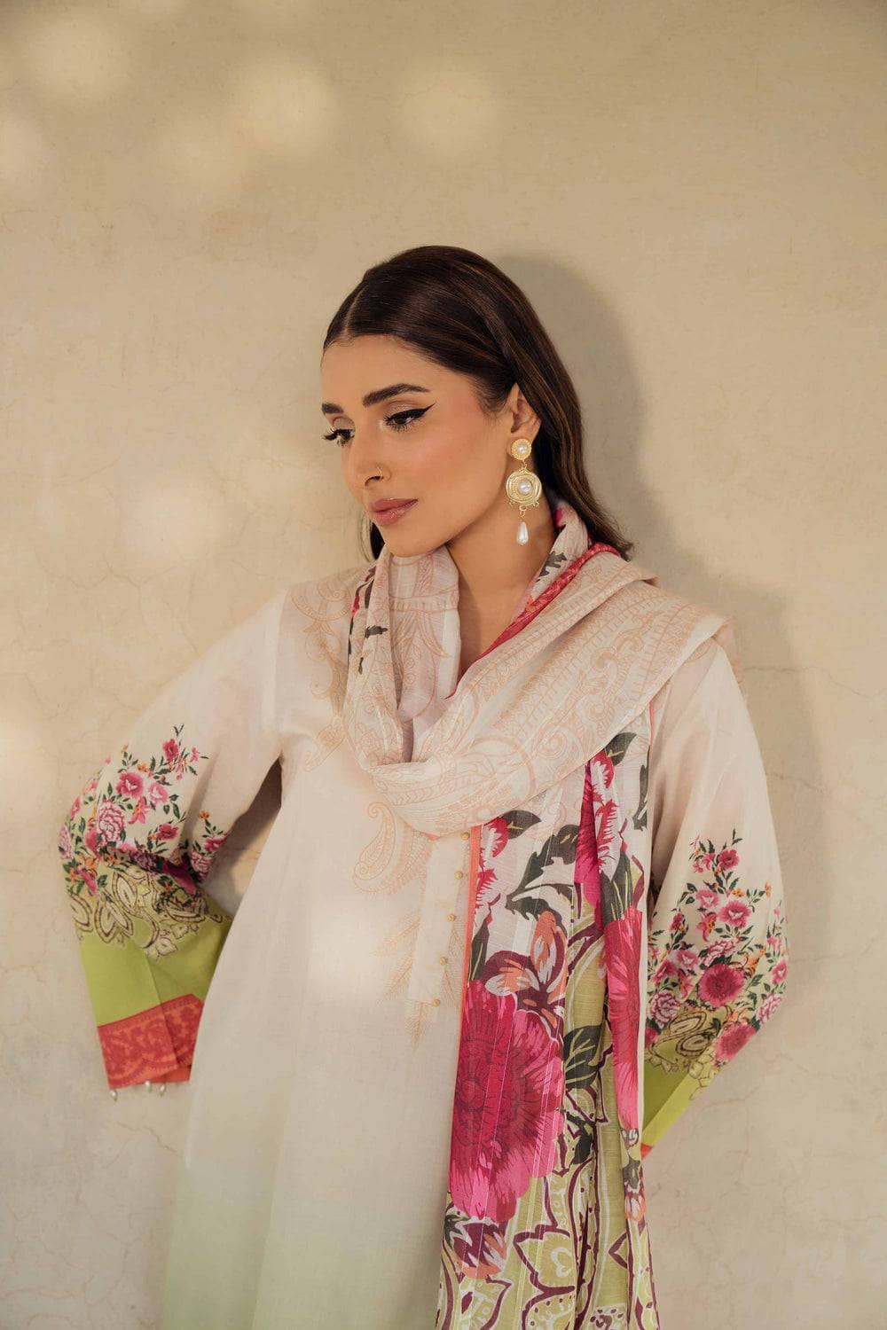 img_nishat_lawn_24_awwal_boutique