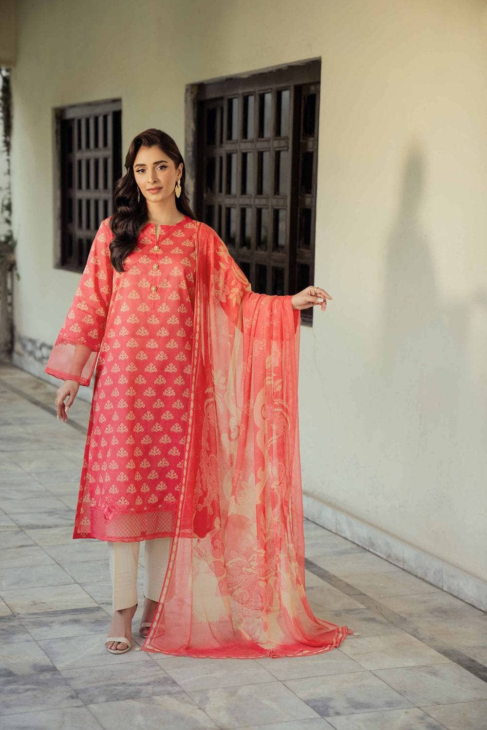 img_nishat_lawn_24_awwal_boutique