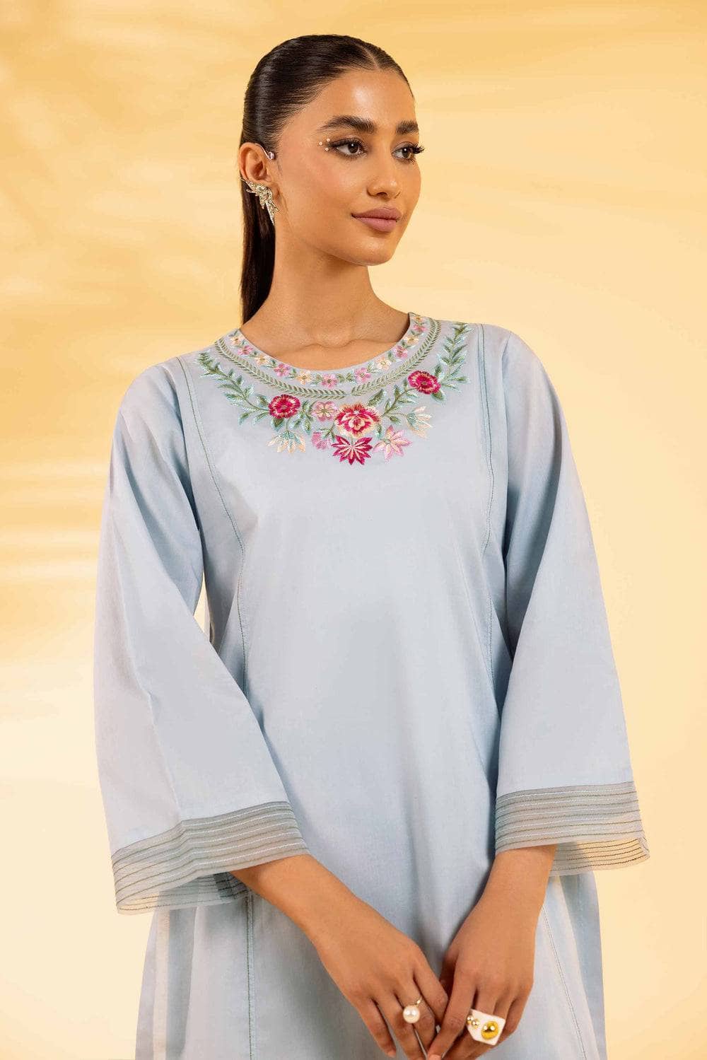 img_nishat_lawn_24_awwal_boutique