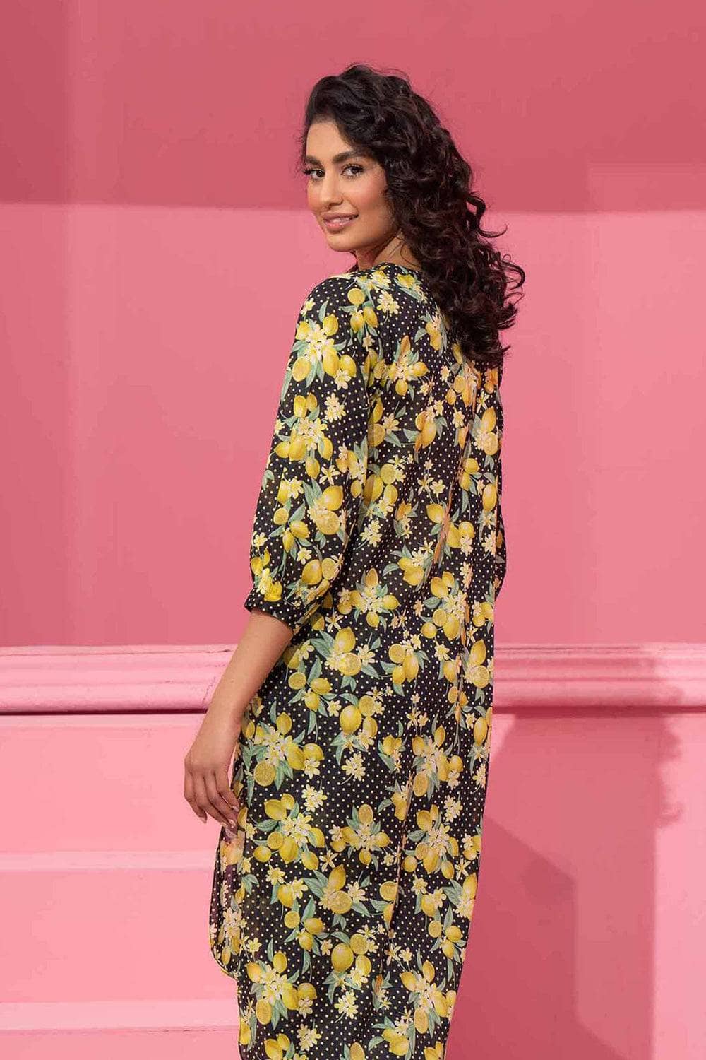 img_nishat_lawn_24_awwal_boutique
