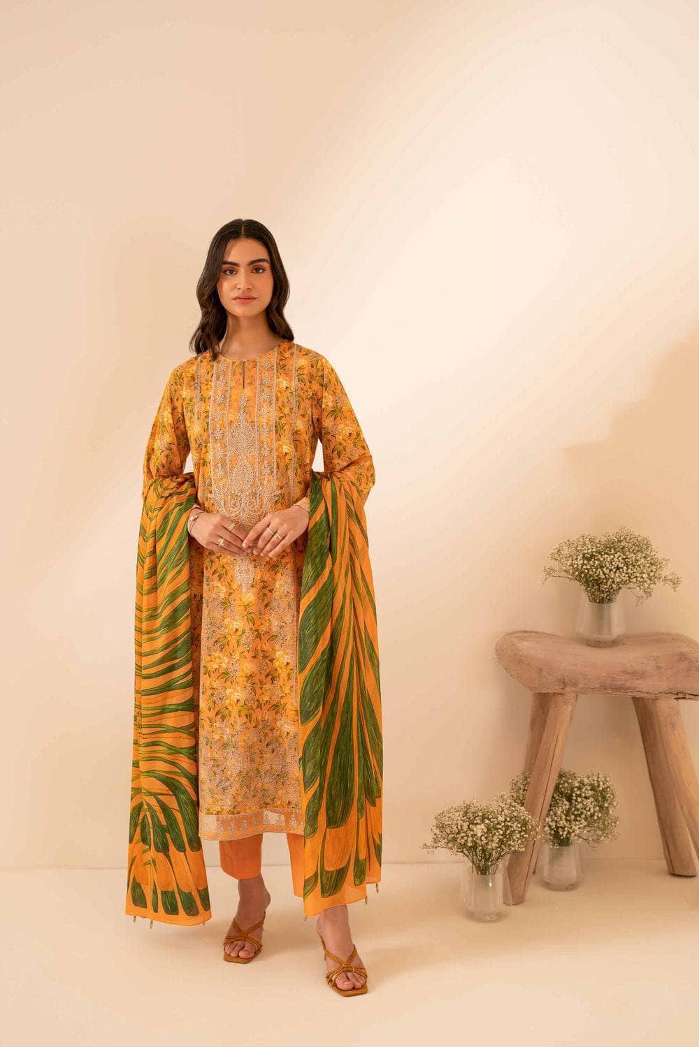 img_nishat_lawn_24_awwal_boutique