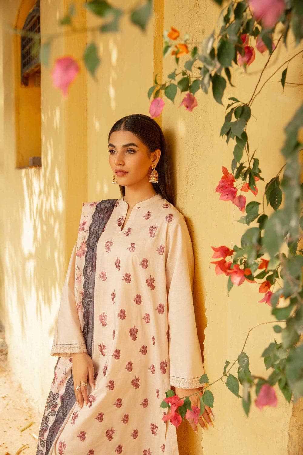 img_nishat_lawn_24_awwal_boutique