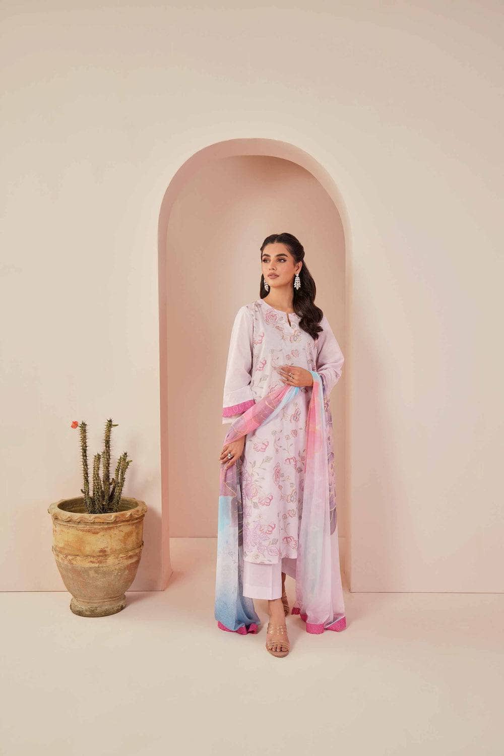 img_nishat_lawn_24_awwal_boutique