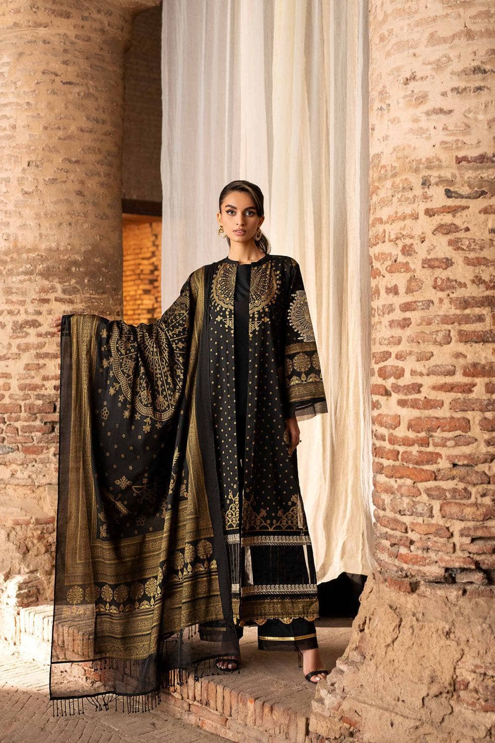 img_nishat_lawn_24_awwal_boutique