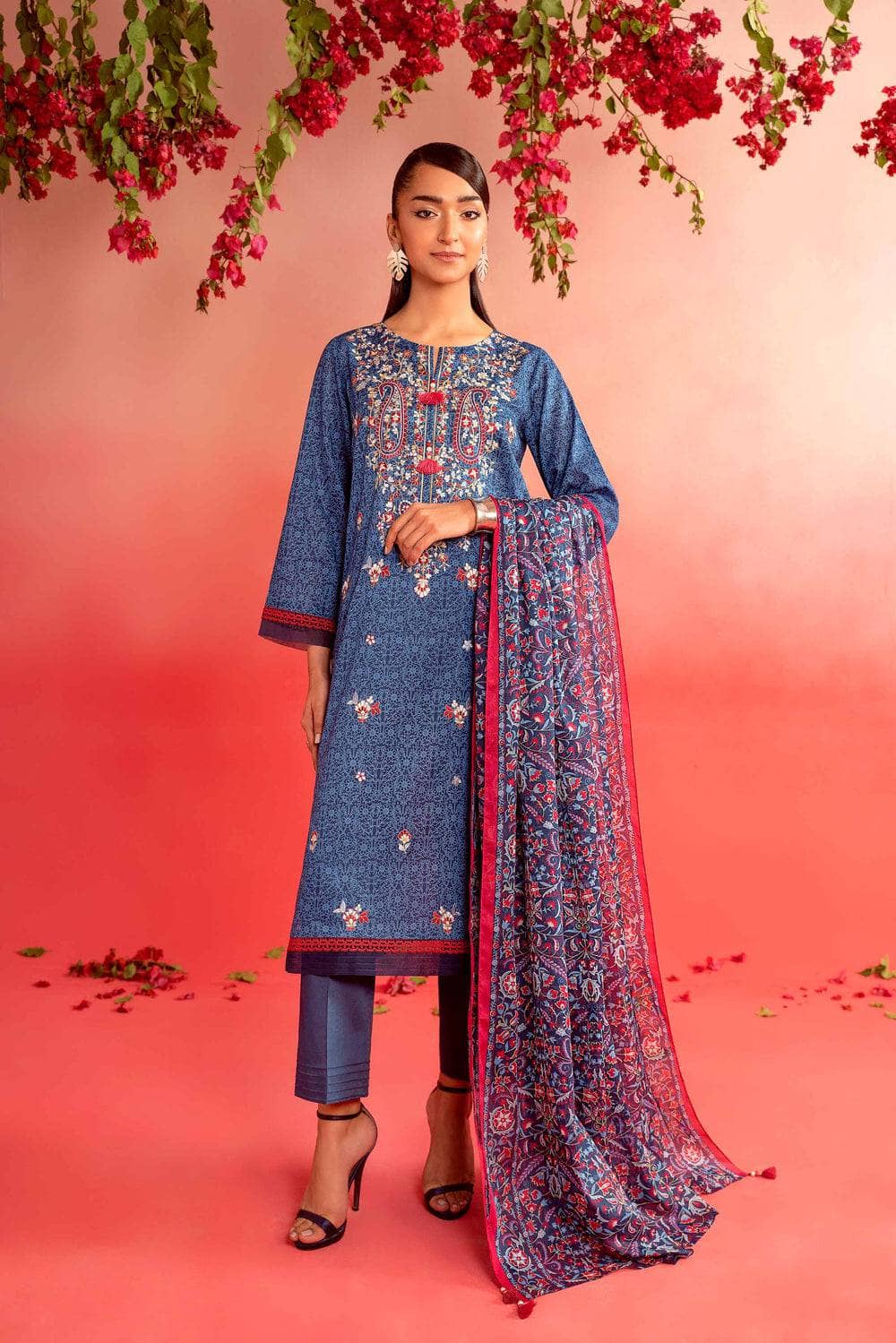 img_nishat_lawn_24_awwal_boutique