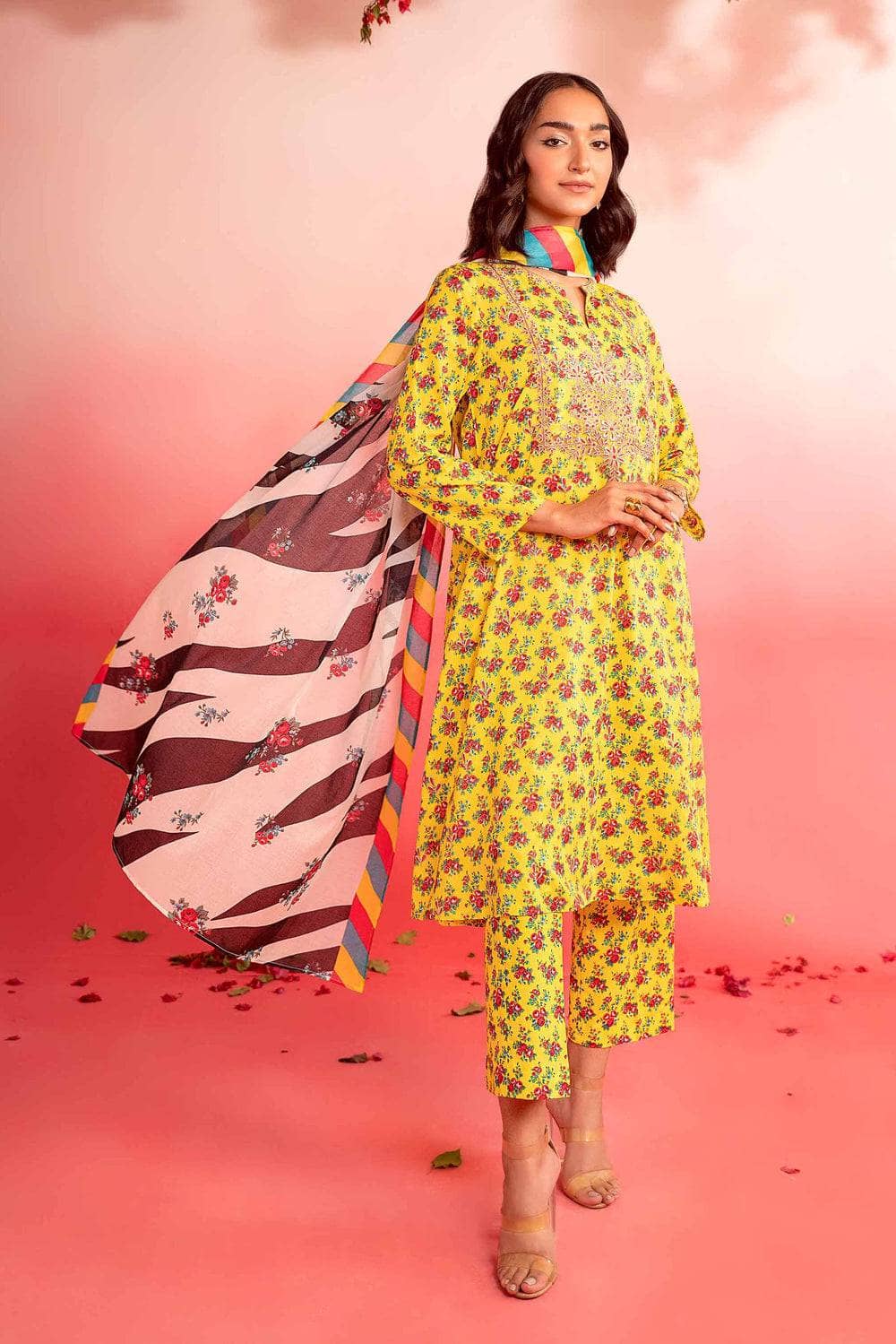 img_nishat_lawn_24_awwal_boutique