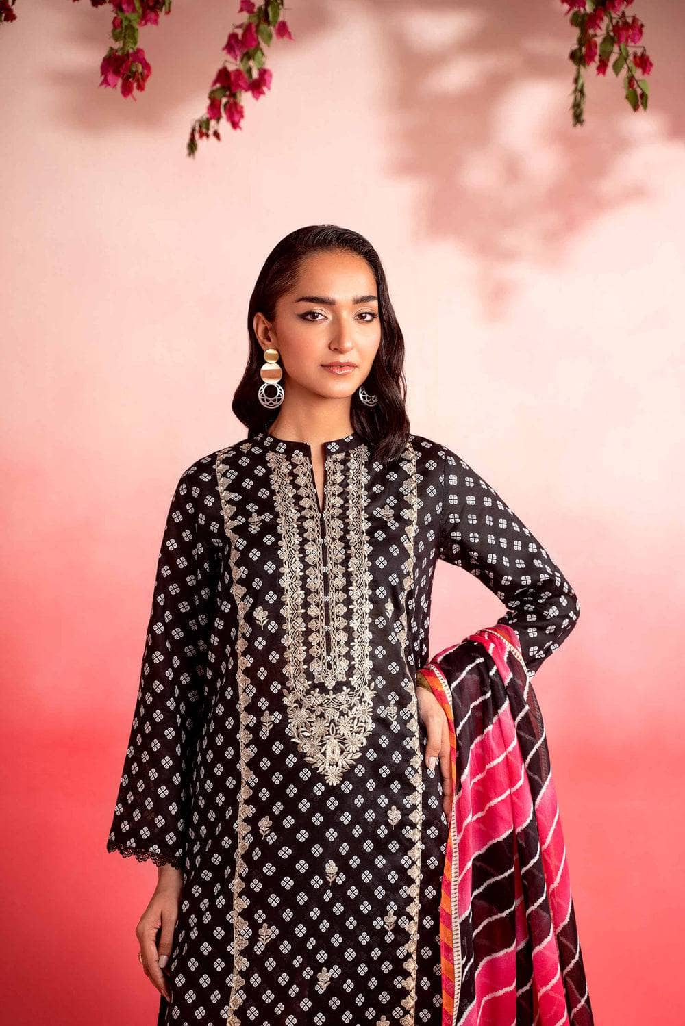 img_nishat_lawn_24_awwal_boutique