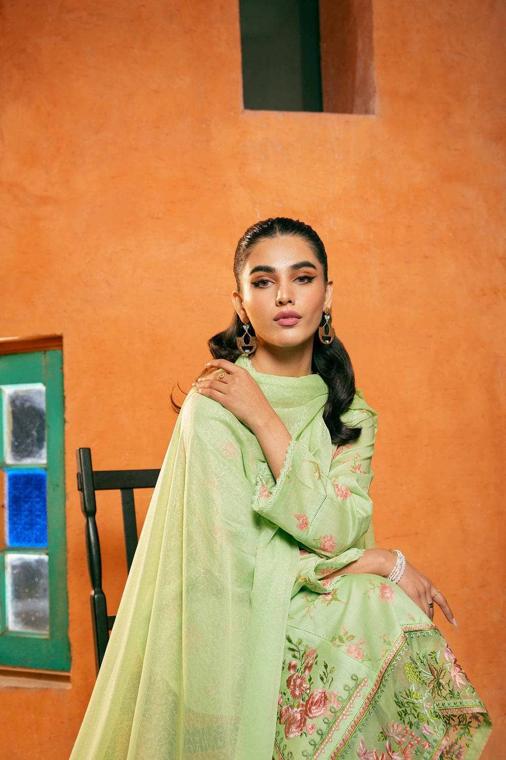 img_nishat_lawn_24_awwal_boutique