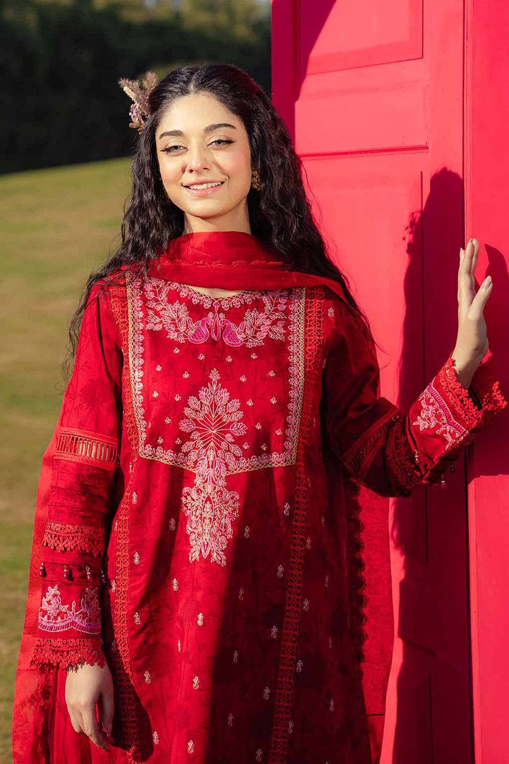 img_nishat_lawn_24_awwal_boutique