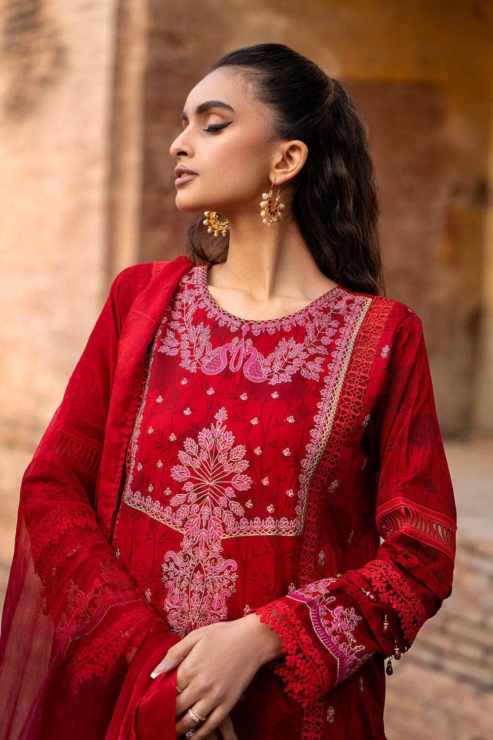img_nishat_lawn_24_awwal_boutique
