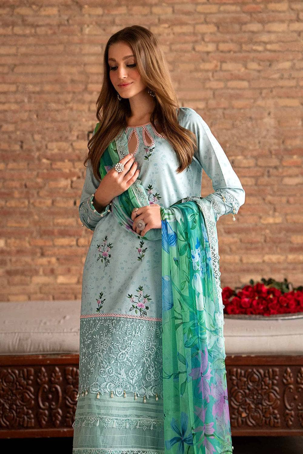 img_nishat_lawn_24_awwal_boutique