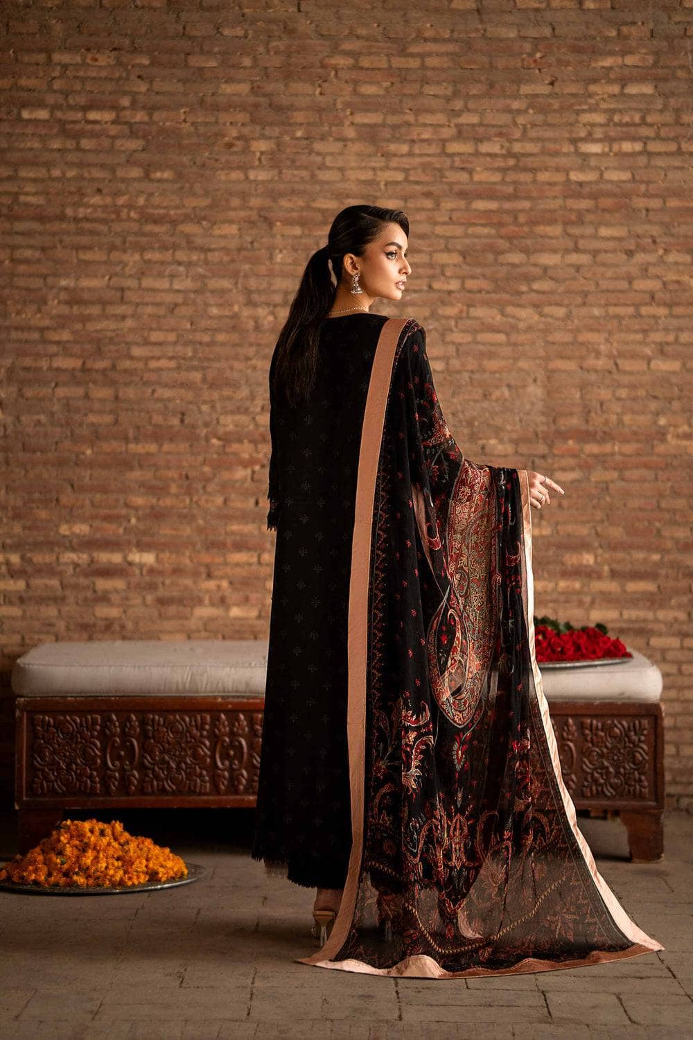 img_nishat_lawn_24_awwal_boutique