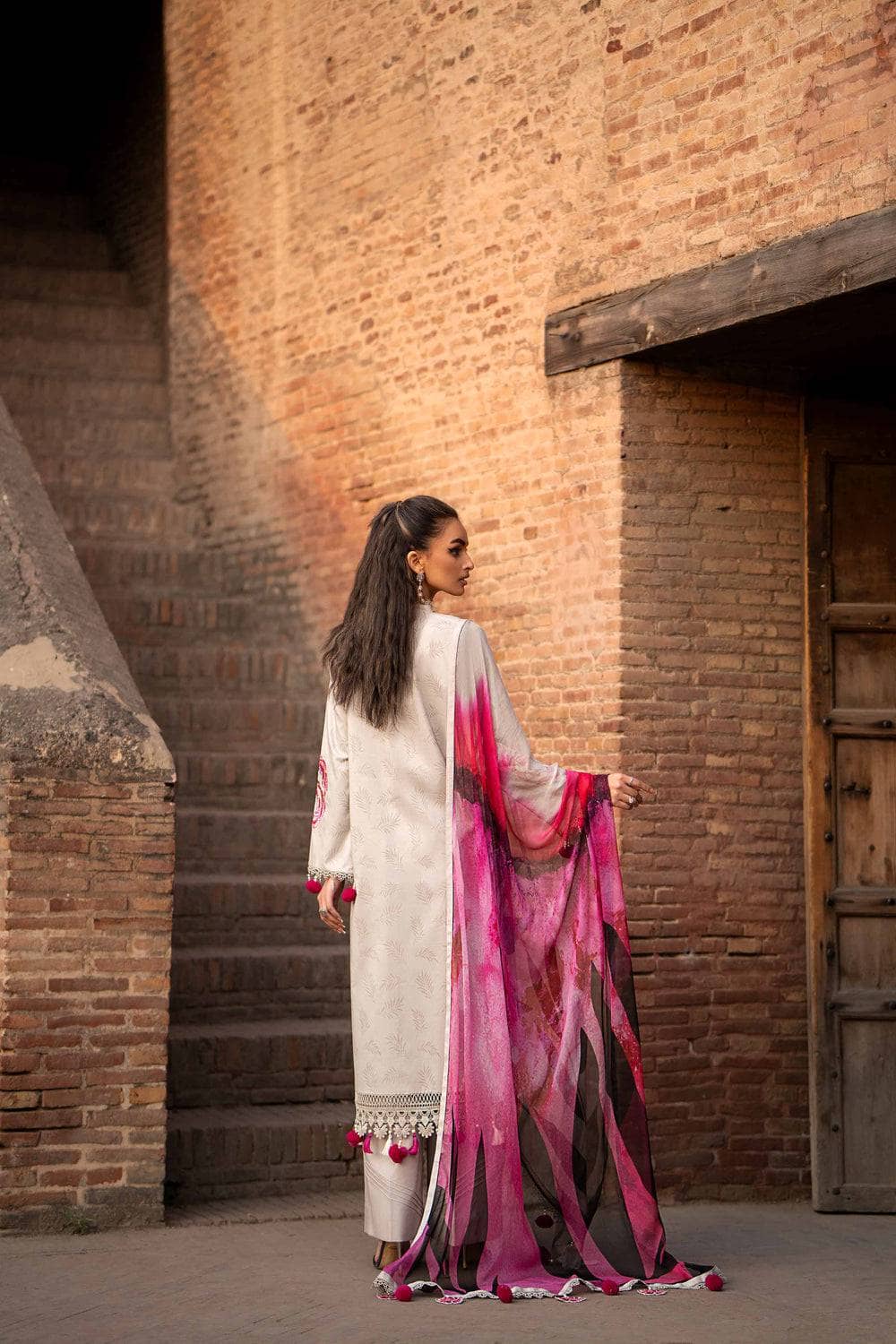 img_nishat_lawn_24_awwal_boutique