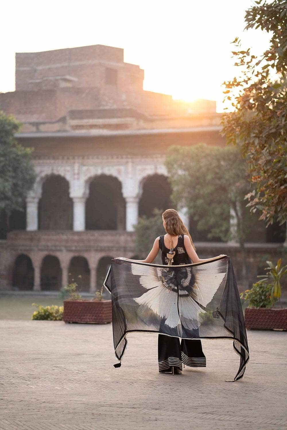 img_nishat_lawn_24_awwal_boutique