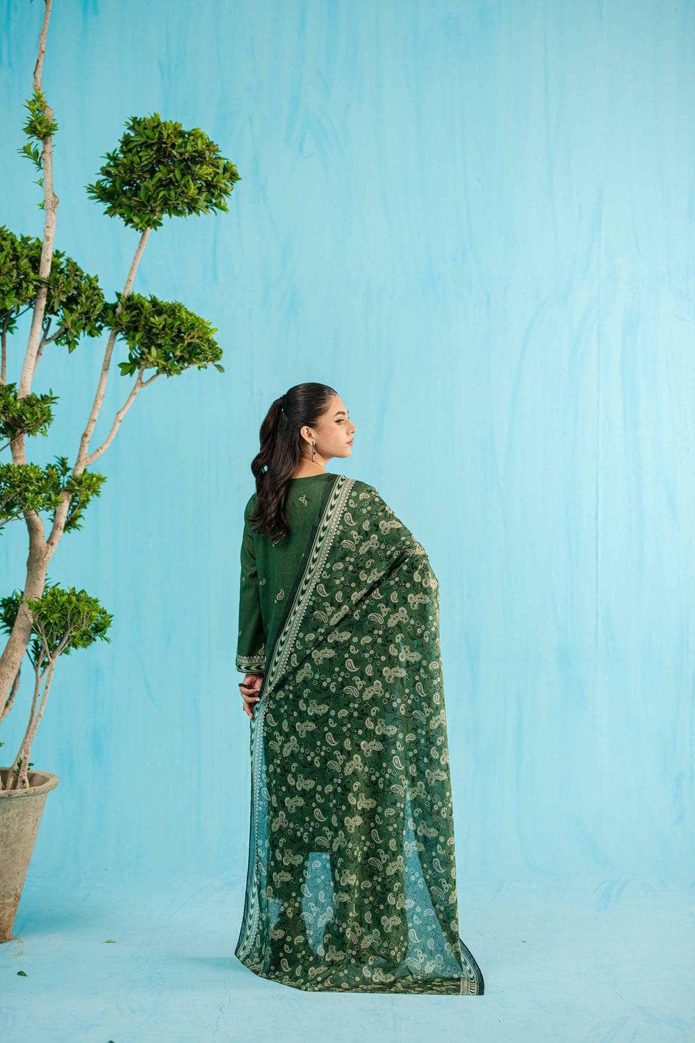 img_nishat_lawn_24_awwal_boutique