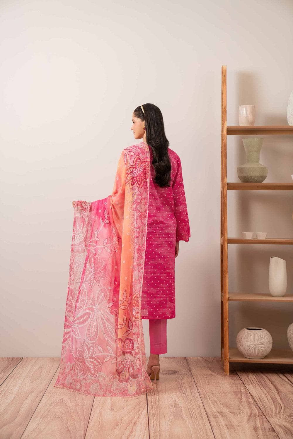 img_nishat_lawn_24_awwal_boutique