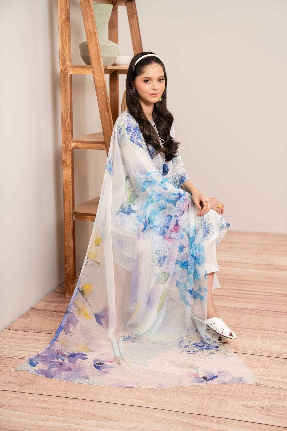 img_nishat_lawn_24_awwal_boutique