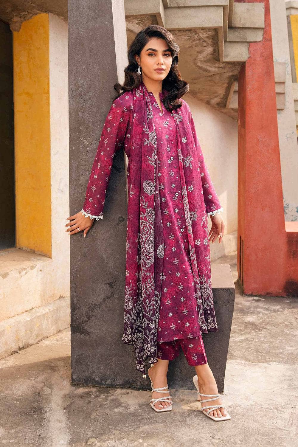 img_nishat_lawn_24_awwal_boutique