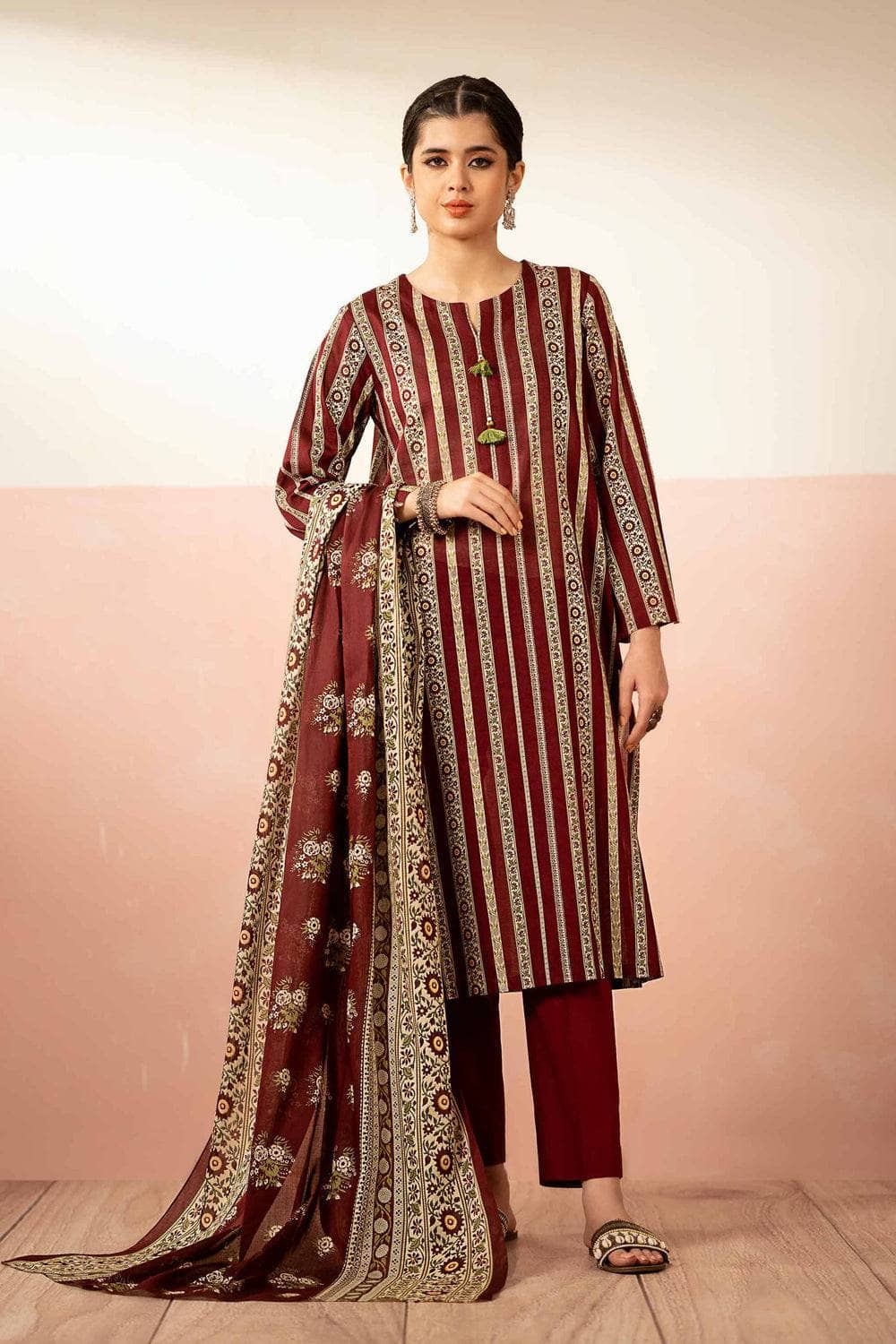 img_nishat_lawn_24_awwal_boutique