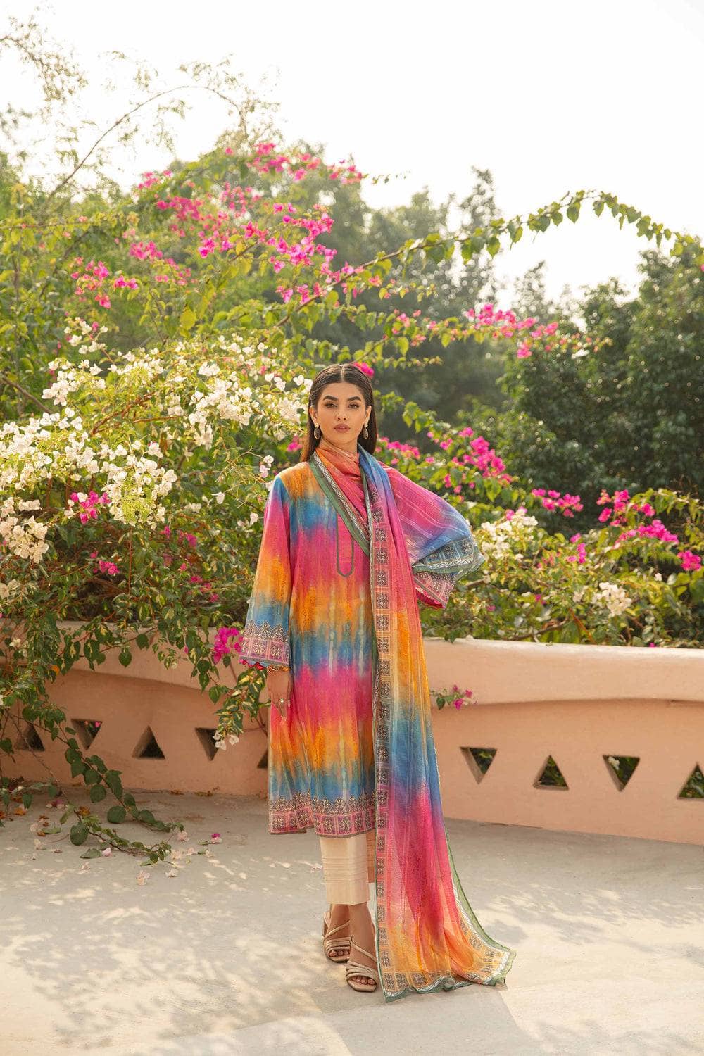 img_nishat_lawn_24_awwal_boutique