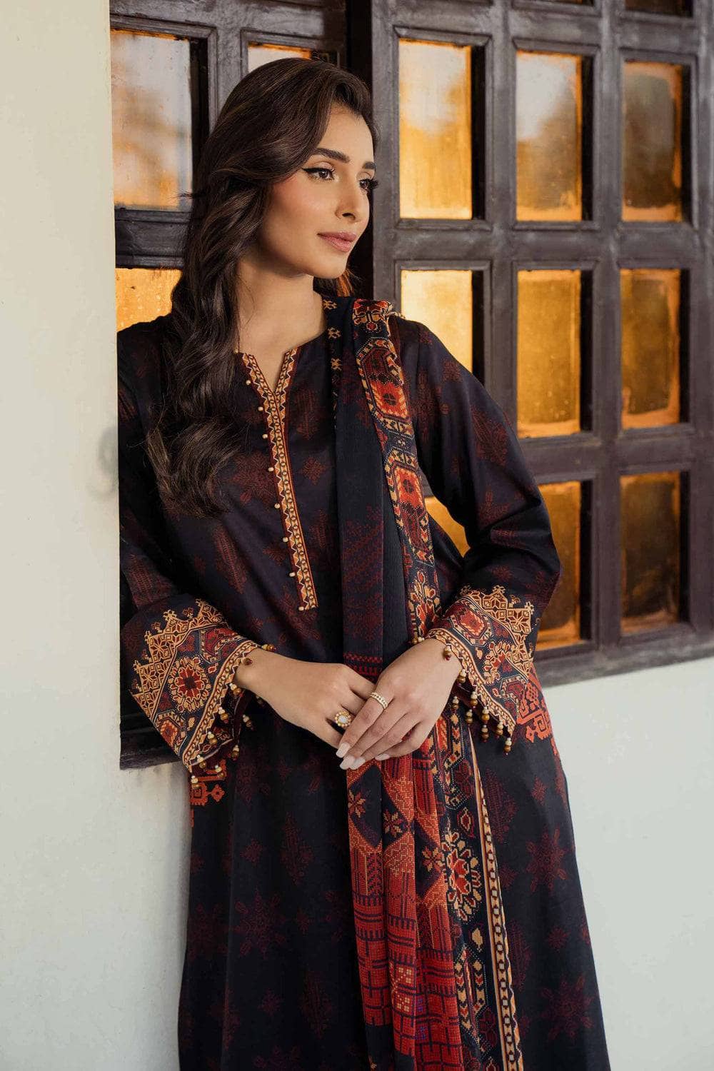 img_nishat_lawn_24_awwal_boutique