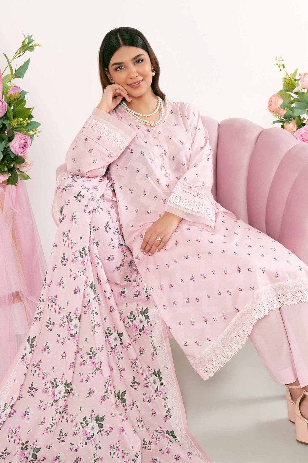 img_nishat_lawn_24_awwal_boutique