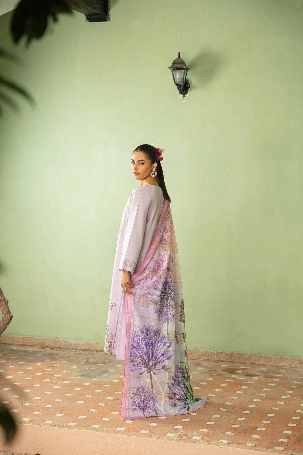 img_nishat_lawn_24_awwal_boutique