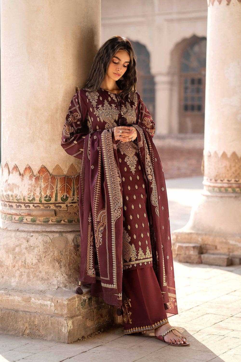 img_nishat_lawn_24_awwal_boutique