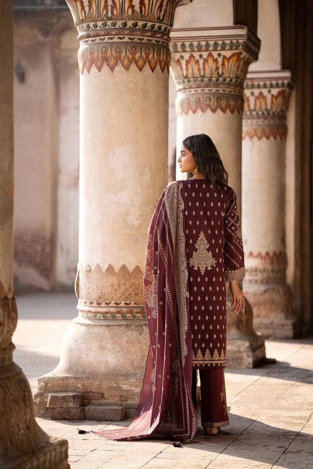 img_nishat_lawn_24_awwal_boutique