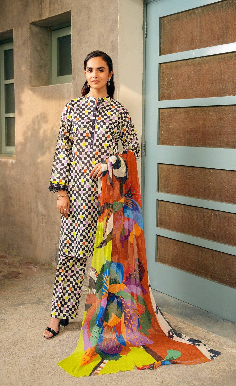 img_nishat_lawn_24_awwal_boutique