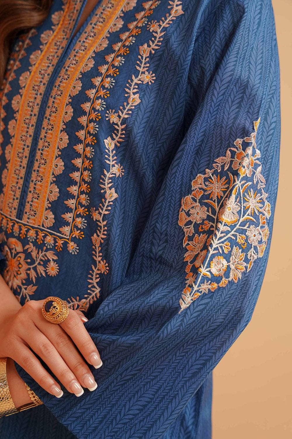 img_nishat_lawn_23_awwal_boutique