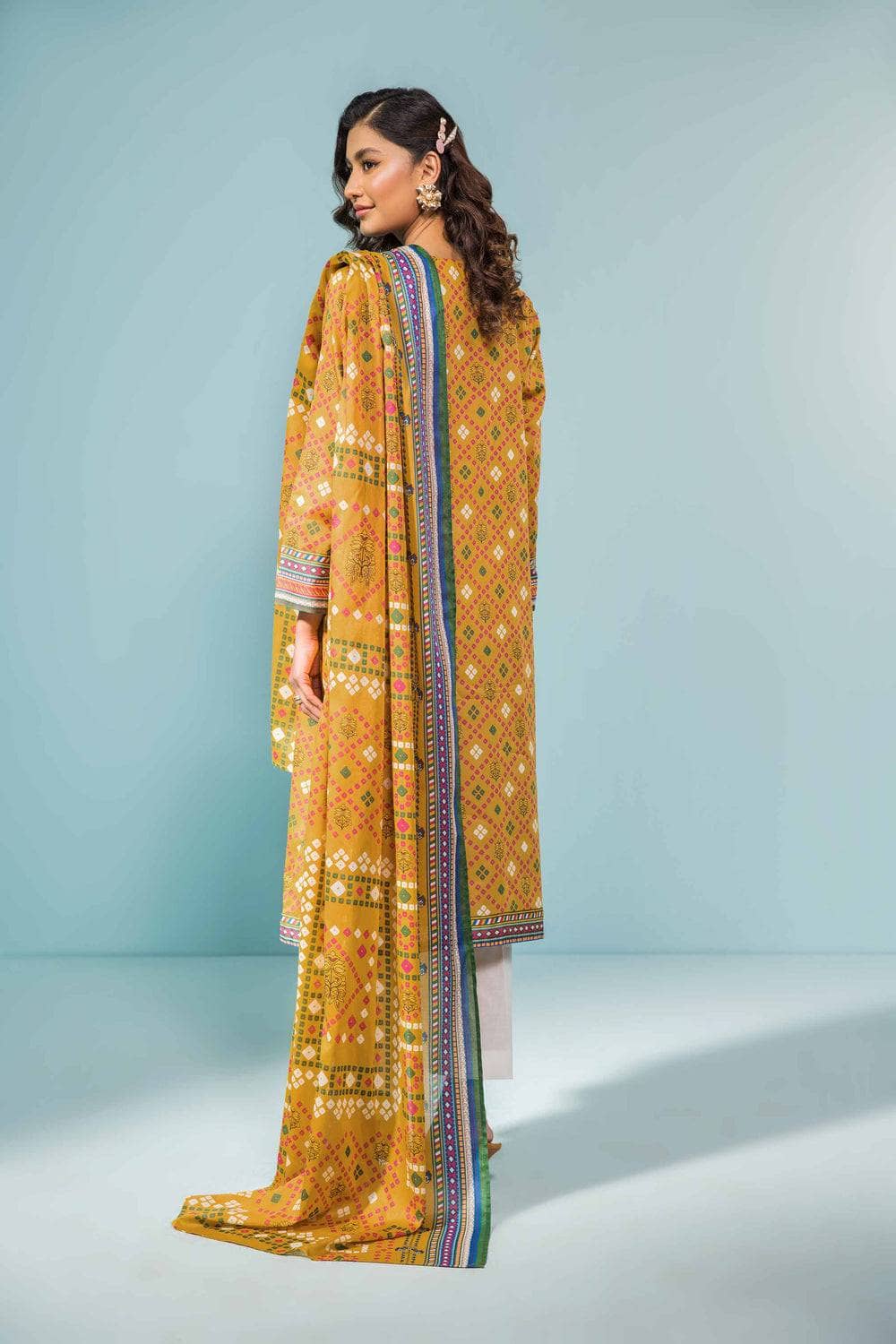 img_nishat_lawn_23_awwal_boutique