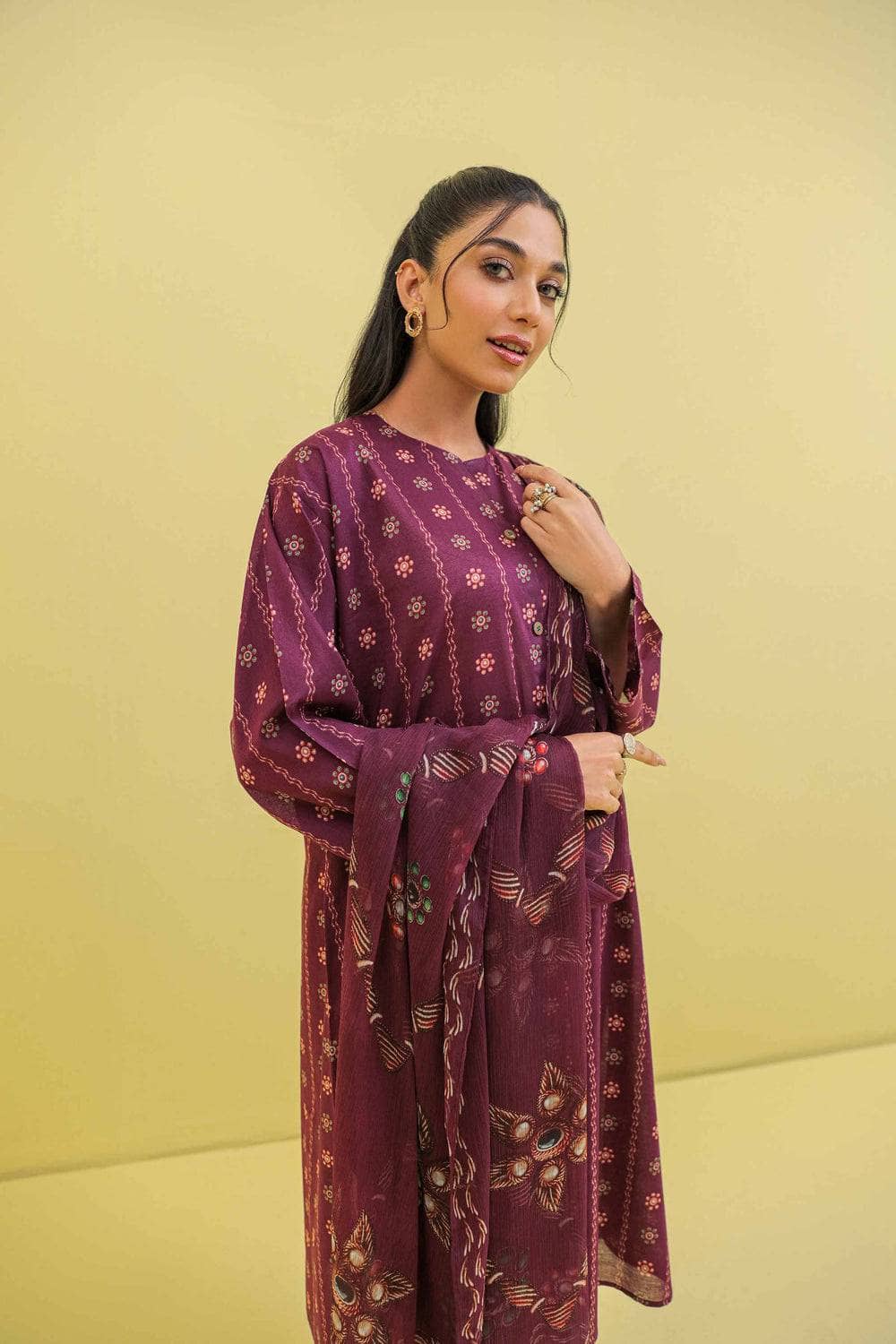 img_nishat_lawn_23_awwal_boutique