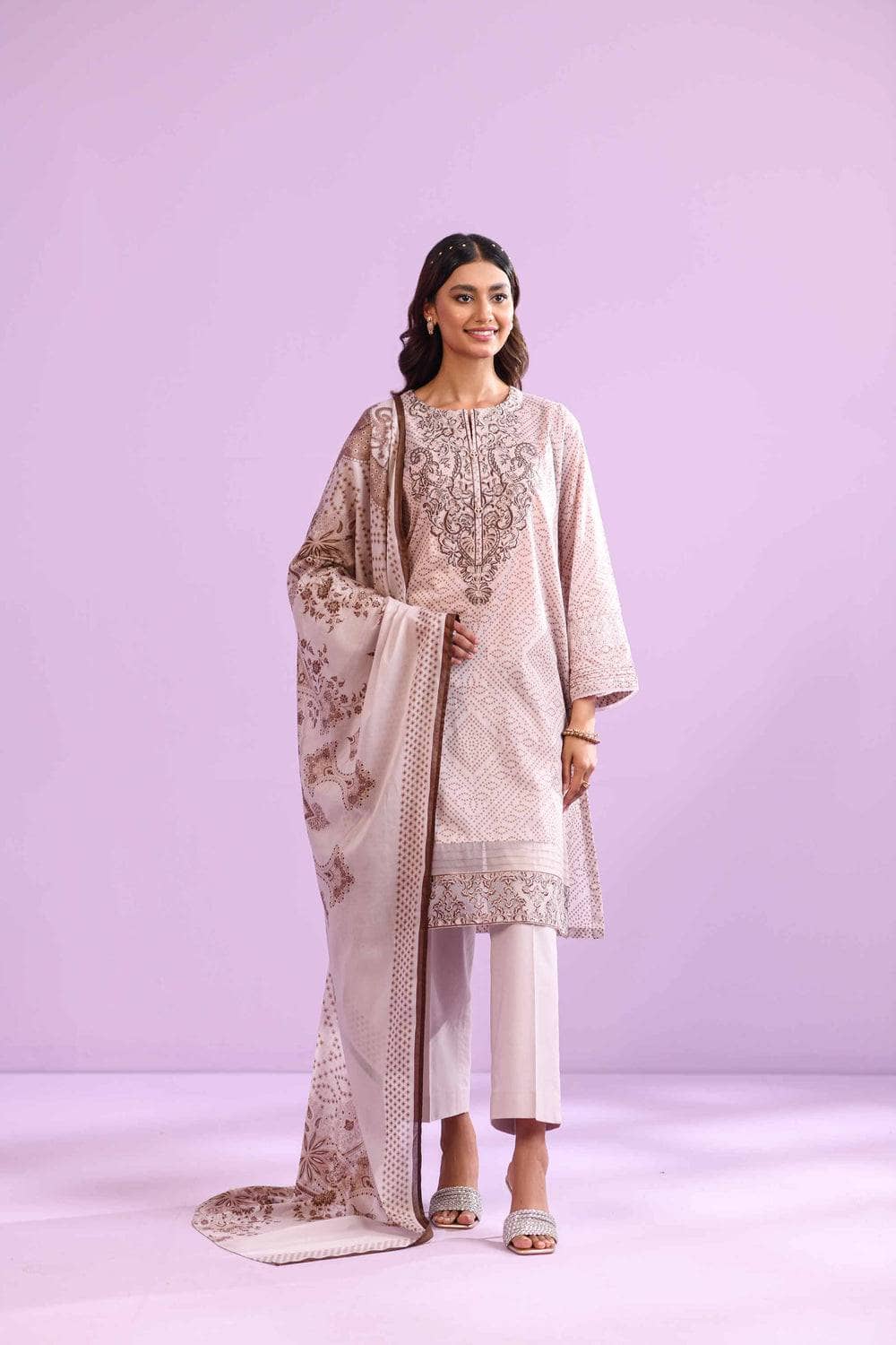 img_nishat_lawn_23_awwal_boutique