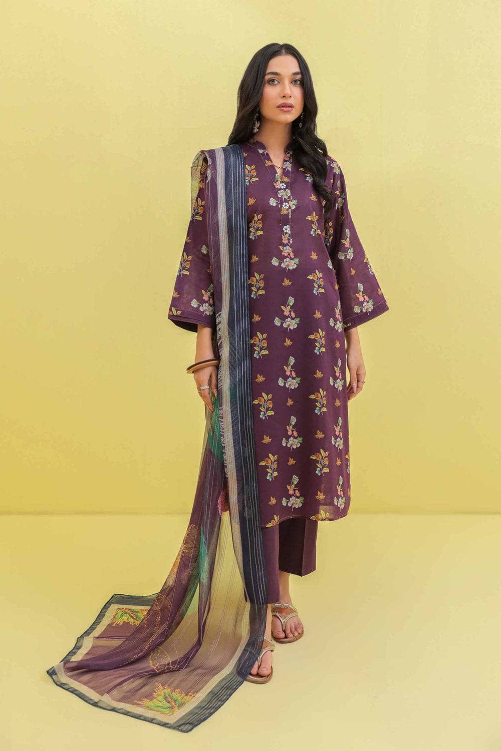img_nishat_lawn_23_awwal_boutique