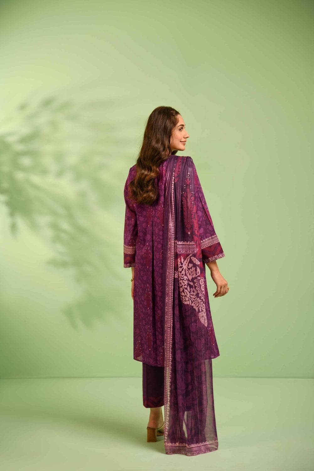 img_nishat_lawn_23_awwal_boutique