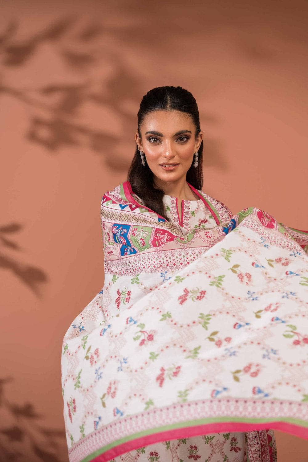 img_nishat_lawn_23_awwal_boutique