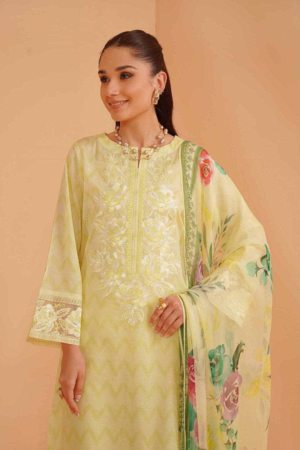 img_nishat_lawn_vol_2_awwal_boutique