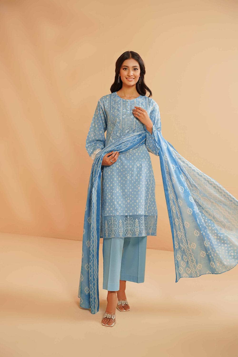 img_nishat_lawn_23_awwal_boutique