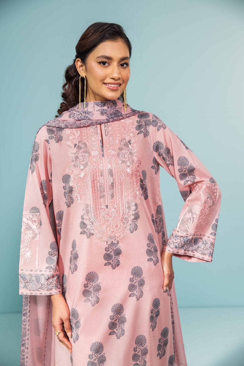 img_nishat_lawn_23_awwal_boutique