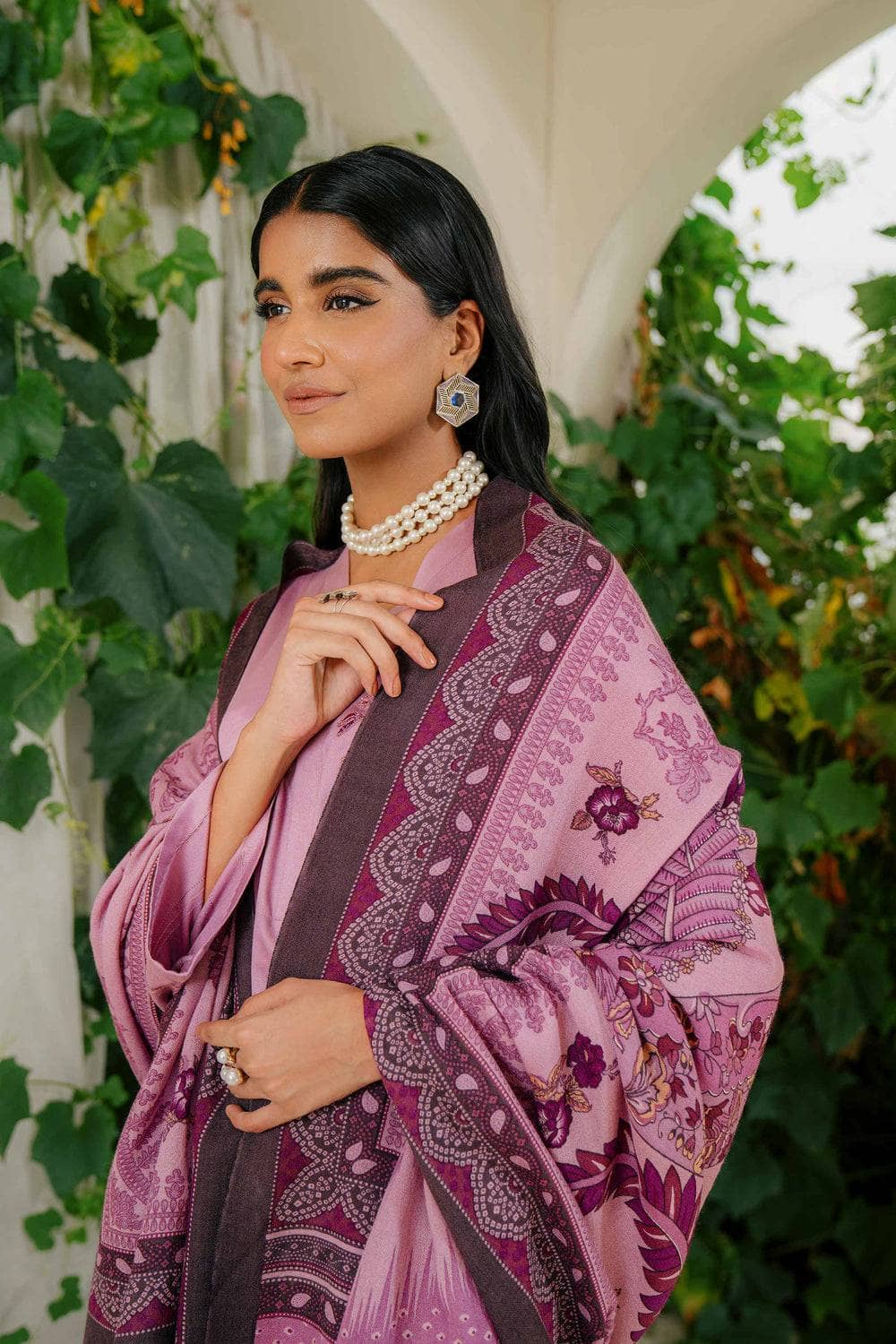 img_nishat_winter_23_awwal_boutique