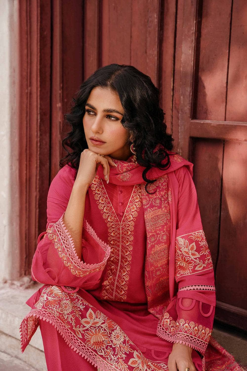 img_nishat_winter_23_awwal_boutique