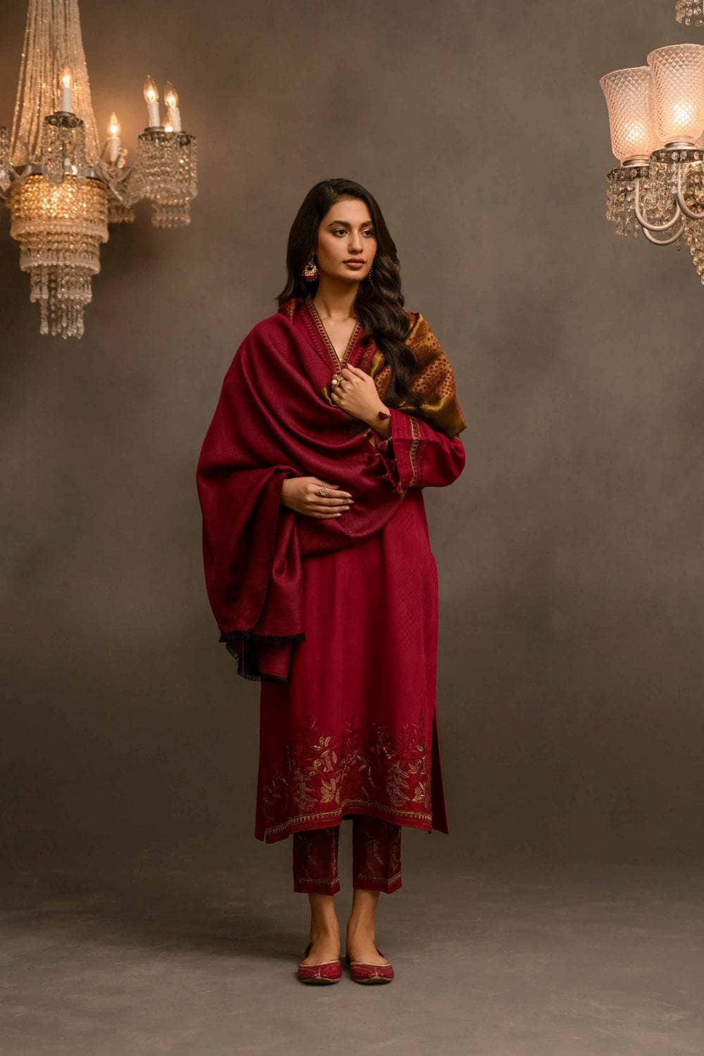 img_nishat_winter_23_awwal_boutique