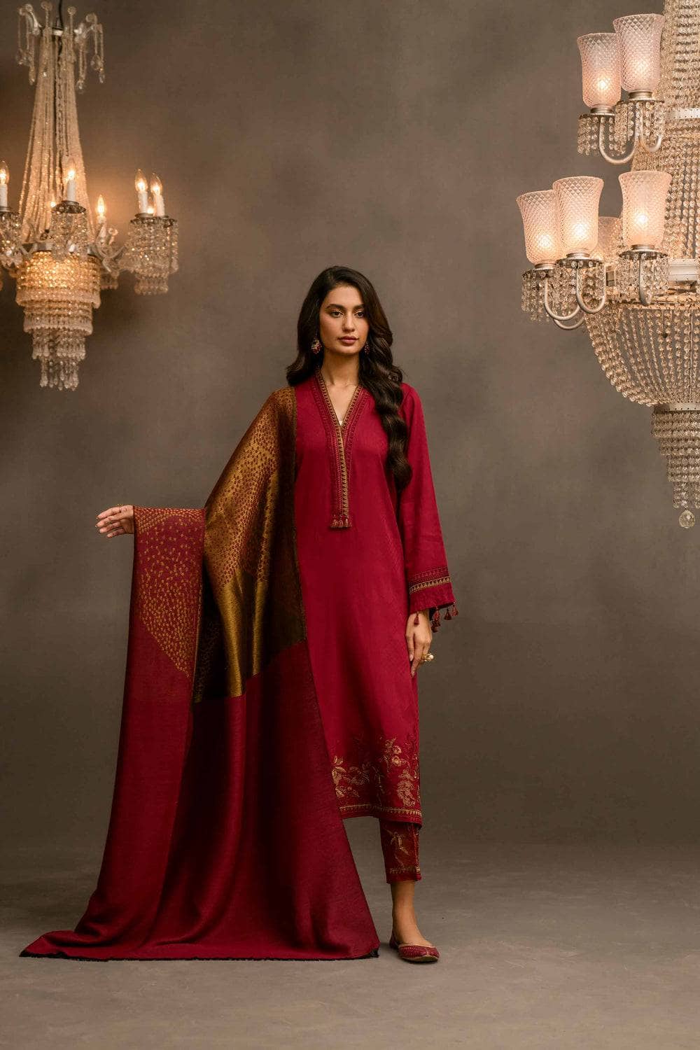 img_nishat_winter_23_awwal_boutique