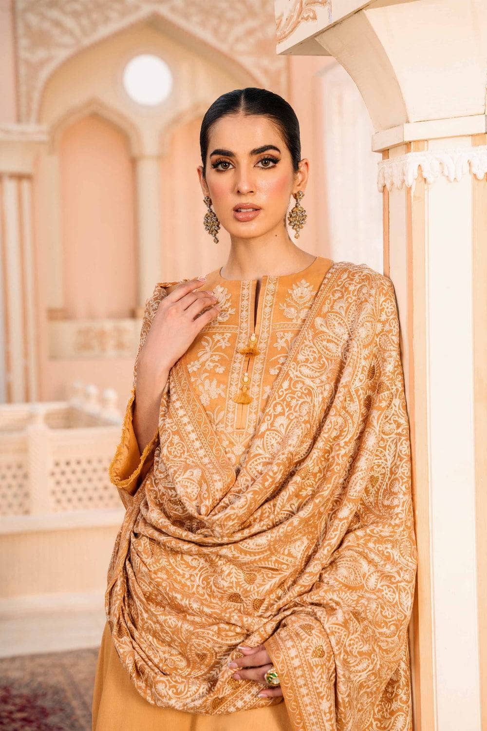 img_nishat_winter_23_awwal_boutique