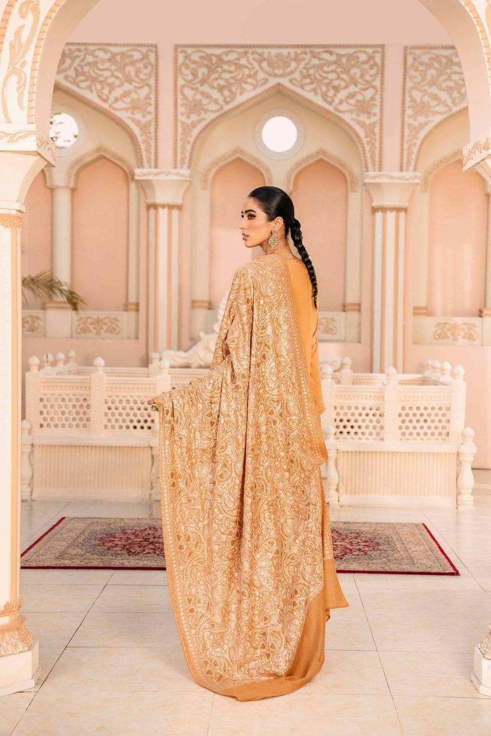 img_nishat_winter_23_awwal_boutique