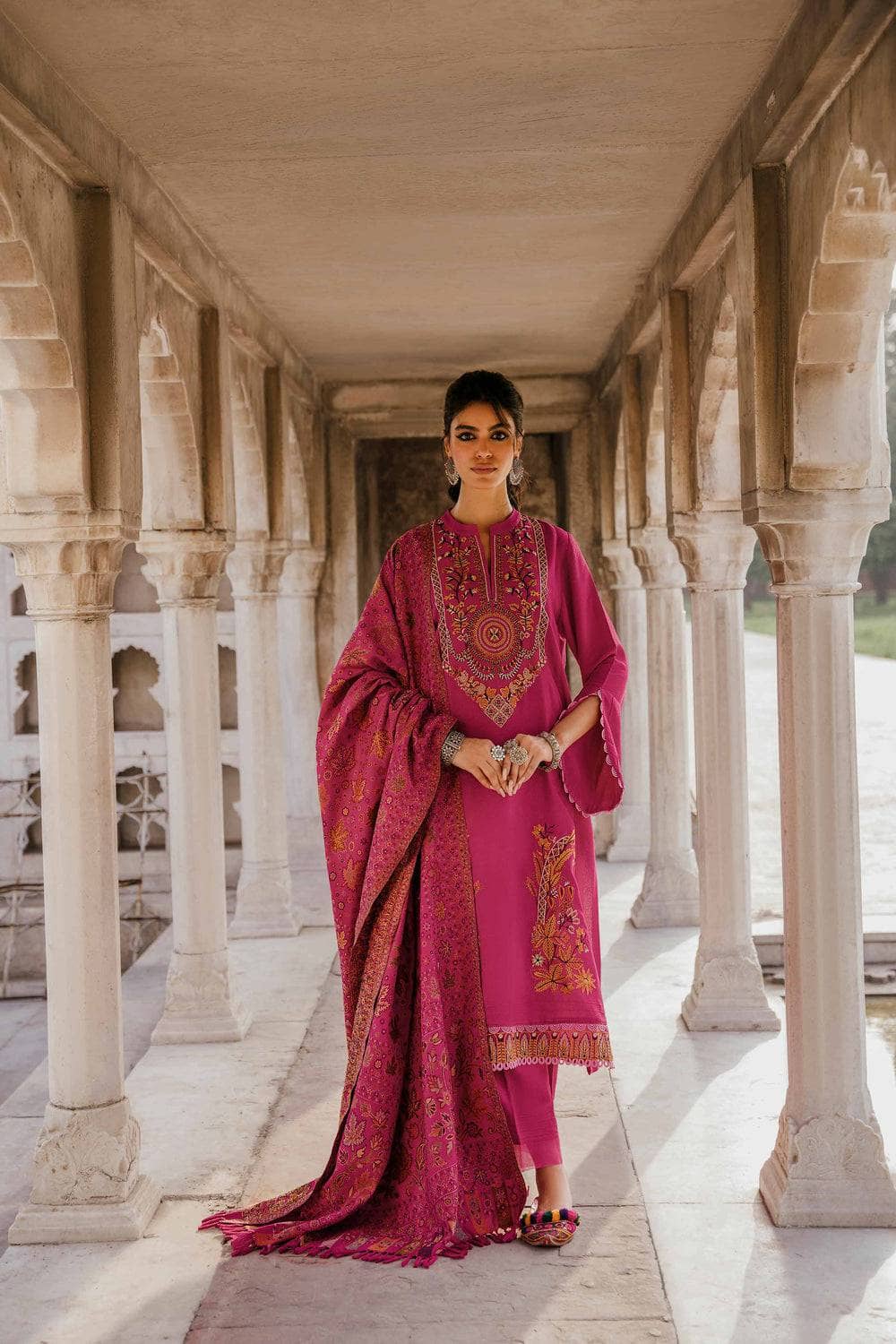 img_nishat_winter_23_awwal_boutique