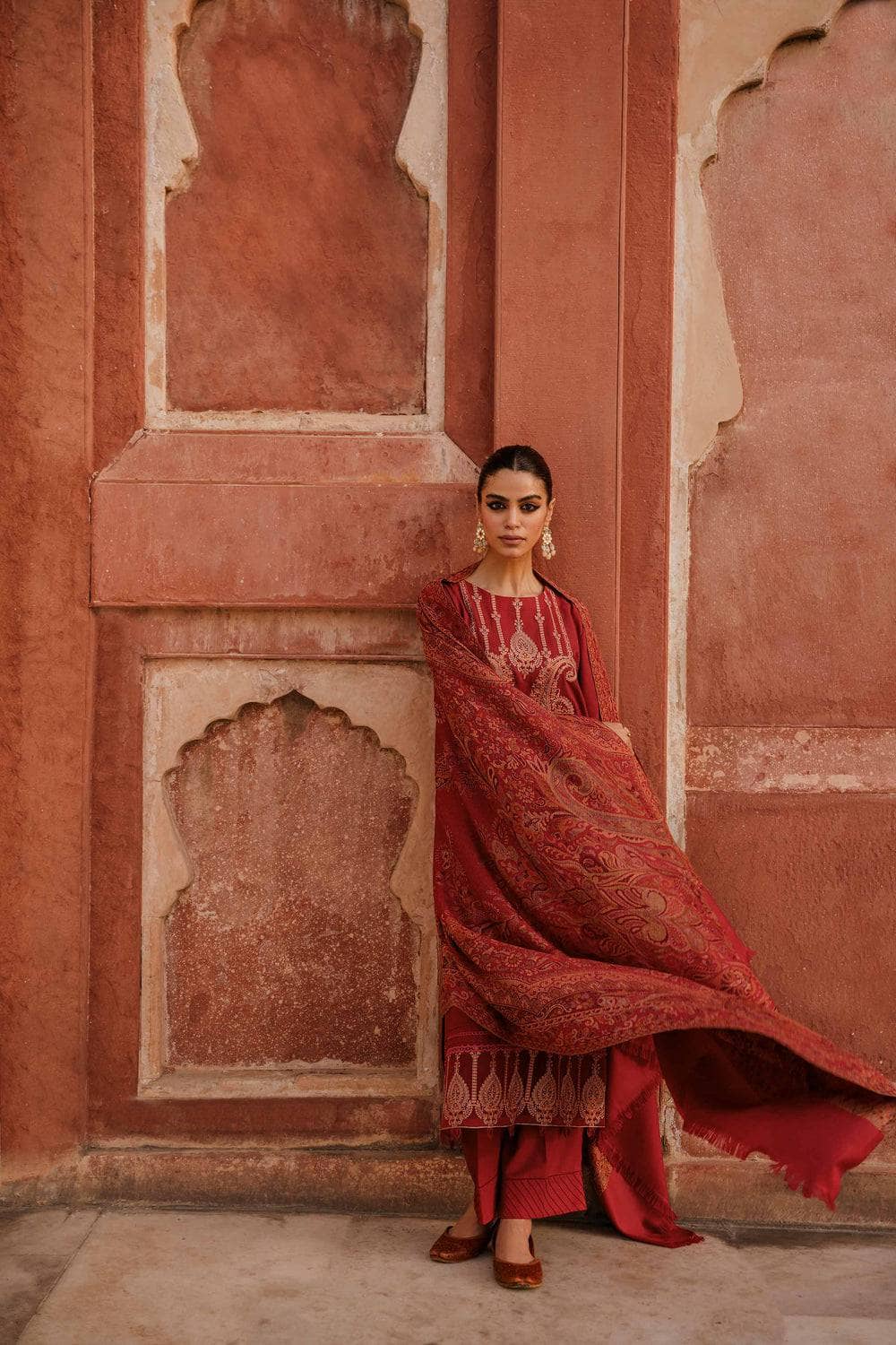 img_nishat_winter_23_awwal_boutique