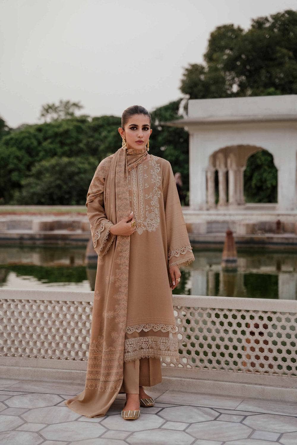 Nishat Winter 23/Karandi/Embroidered Suit - 42206456